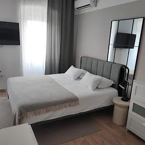 Apartment Agostini - Self Check-in - Free Gated Parking On Site